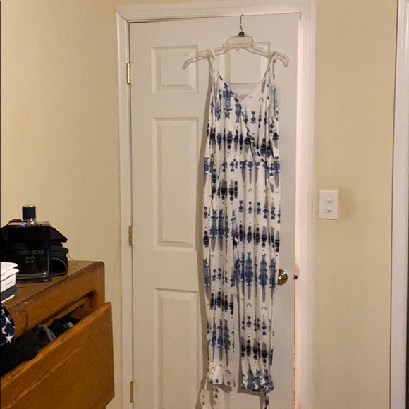 Jumper - Picture 2 of 2